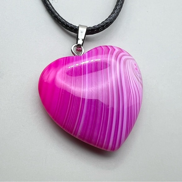New Heart Shaped Pink Botswana Striped Agate Petite Pendant Necklace with Cord - Picture 4 of 5